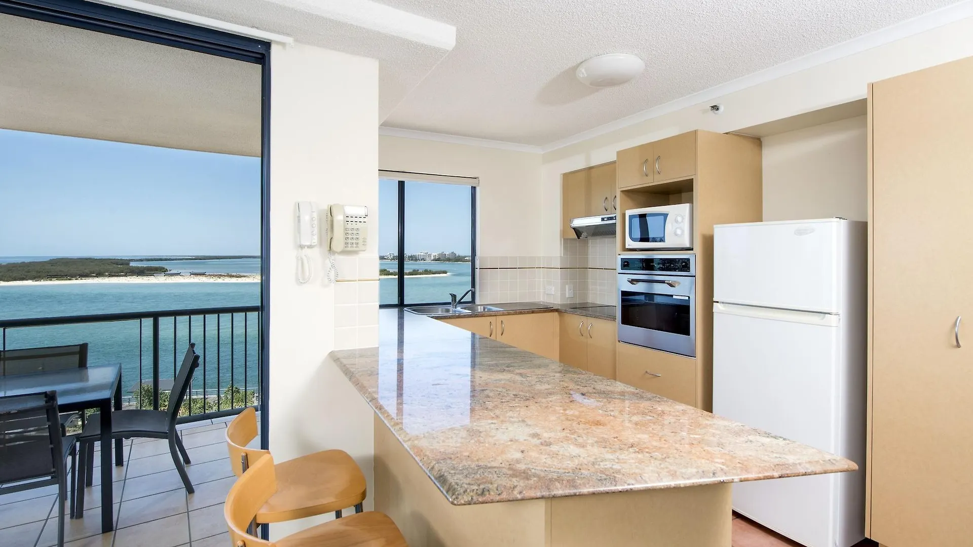 Breakfree Grand Pacific Aparthotel Caloundra 4*,