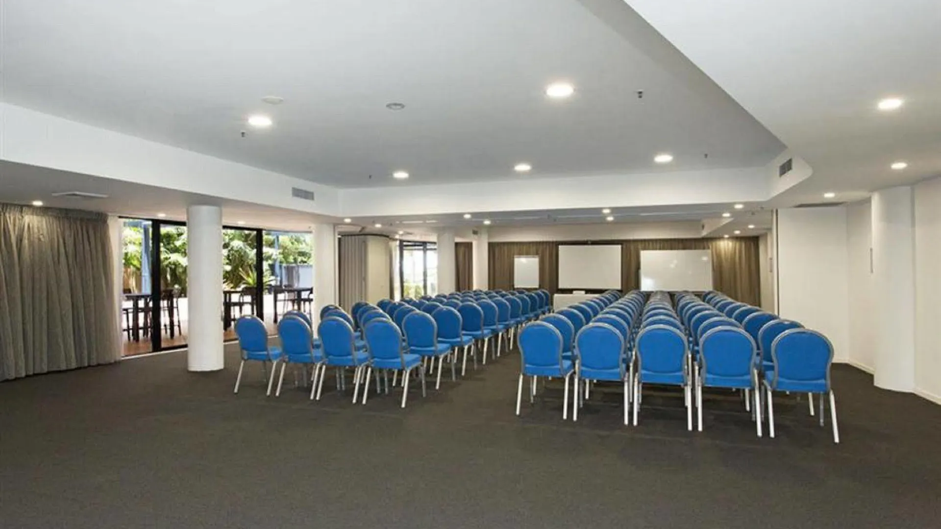 Breakfree Grand Pacific Aparthotel Caloundra 4*,  Australia